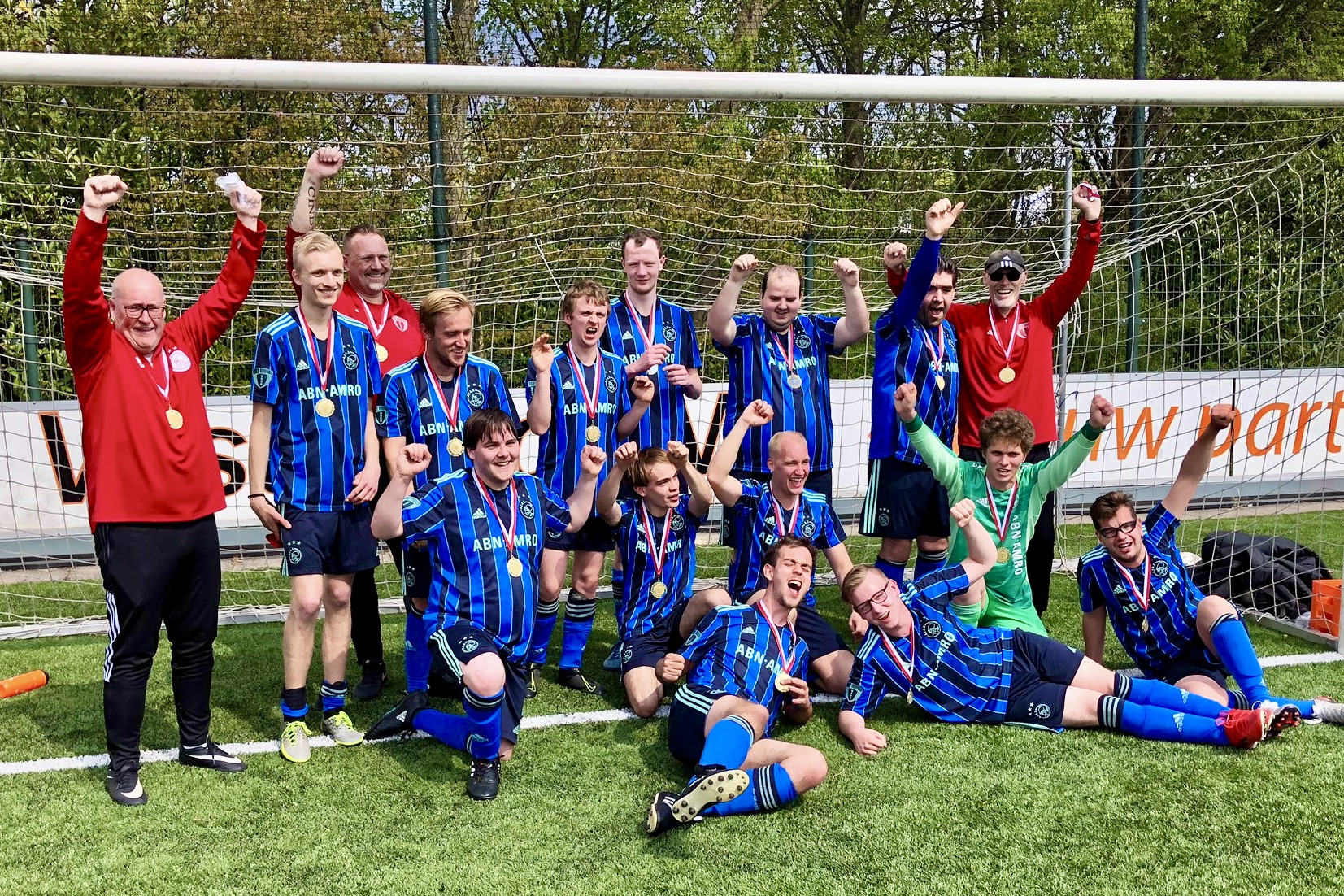 Teamfoto van kampioen Ajax | Only Friends G4