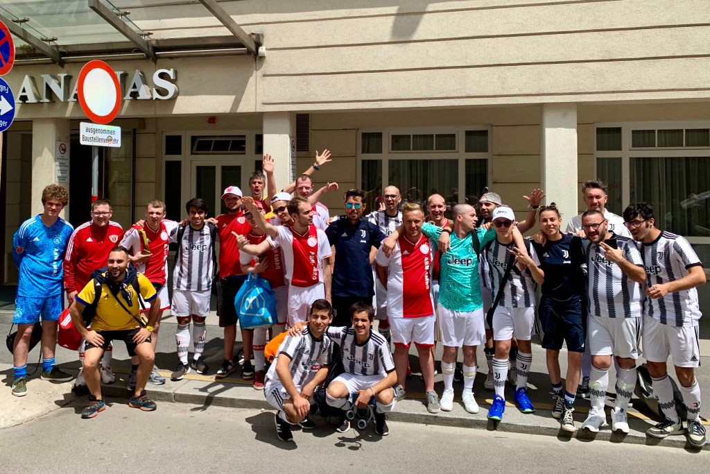 Teamfoto met Juventus bij het Hotel